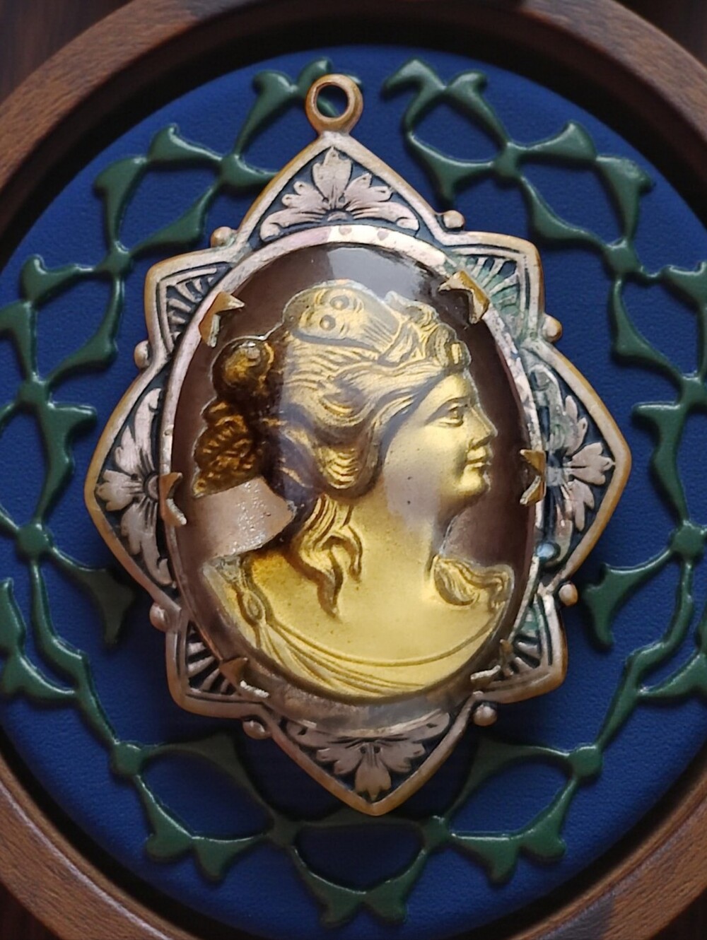 Antique Victorian Cameo Hidden Locket Pendant